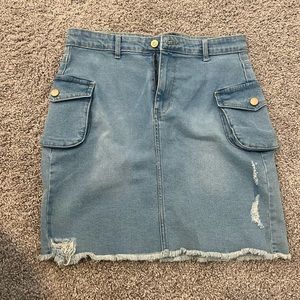 Short denim skirt